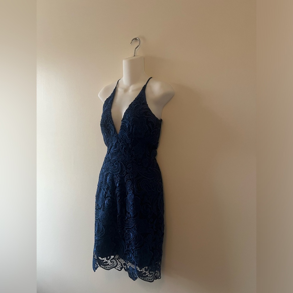 Dress The Population Lace Sheath Dress - Size Small